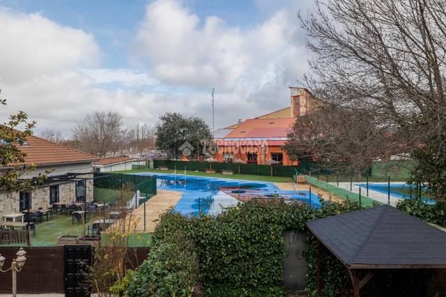 Casa adosada en Venta en Polideportivo Colonia