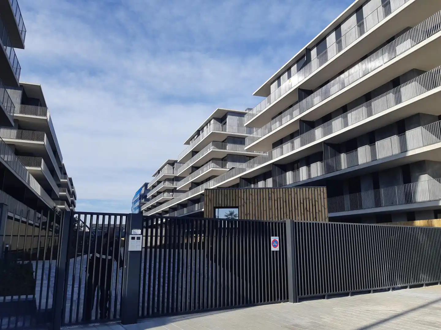 Vista exterior de Piso de alquiler en Badalona con Calefacción, Jardín privado y Terraza