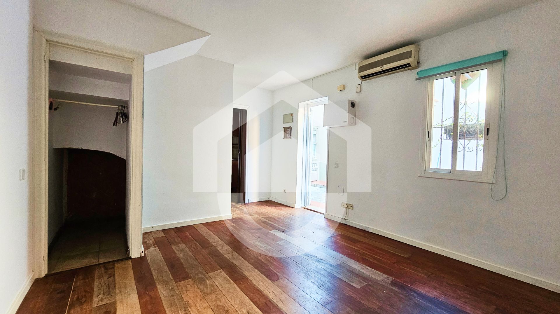 Living room of Single-family semi-detached for sale in  Barcelona Capital  with Balcony