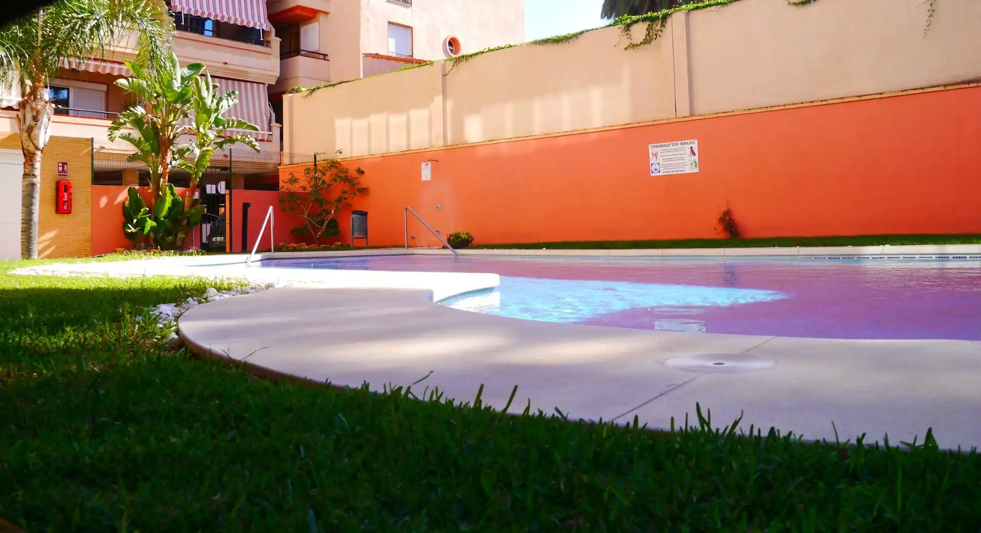 Piscina de Apartamento en venta en Fuengirola con Aire acondicionado, Calefacción y Jardín privado