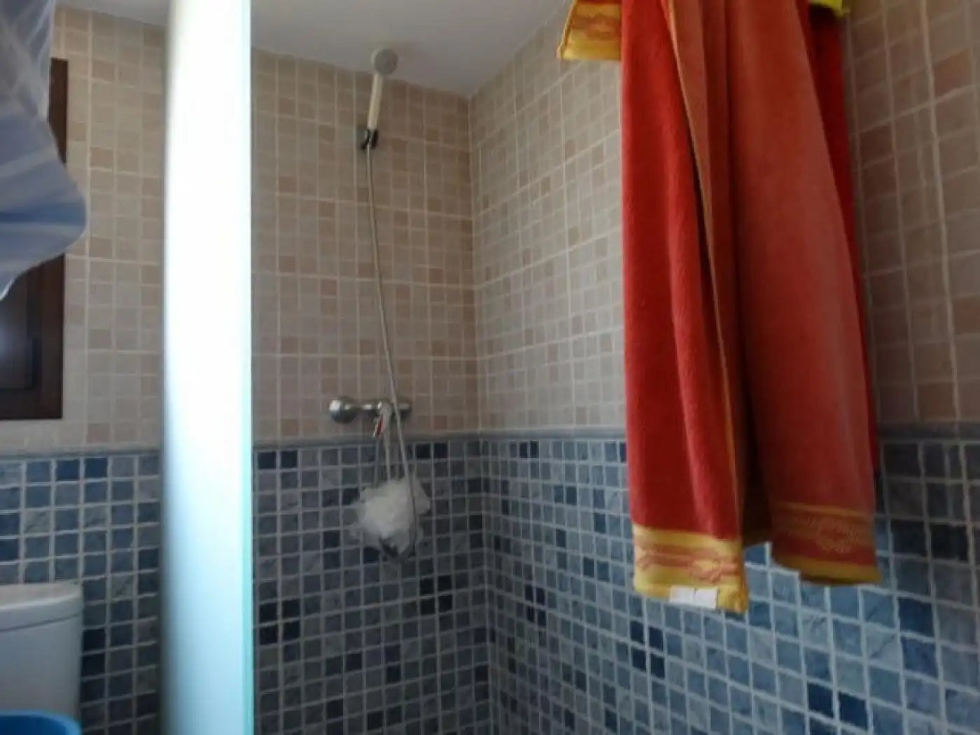 Bany de Casa o xalet en venda en Villanueva del Rosario amb Aire condicionat, Terrassa i Moblat