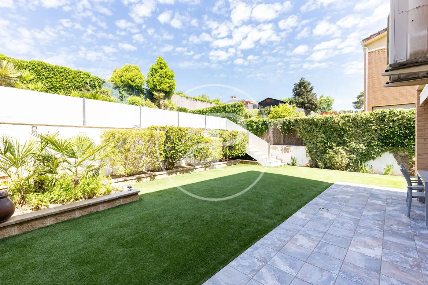 Terrasse von Einfamilien-Reihenhaus zum Verkauf in Sant Quirze del Vallès mit Klimaanlage, Heizung und Privatgarten