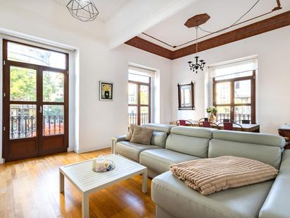 Living room of Flat for sale in  Valencia Capital  with Air Conditioner and Balcony