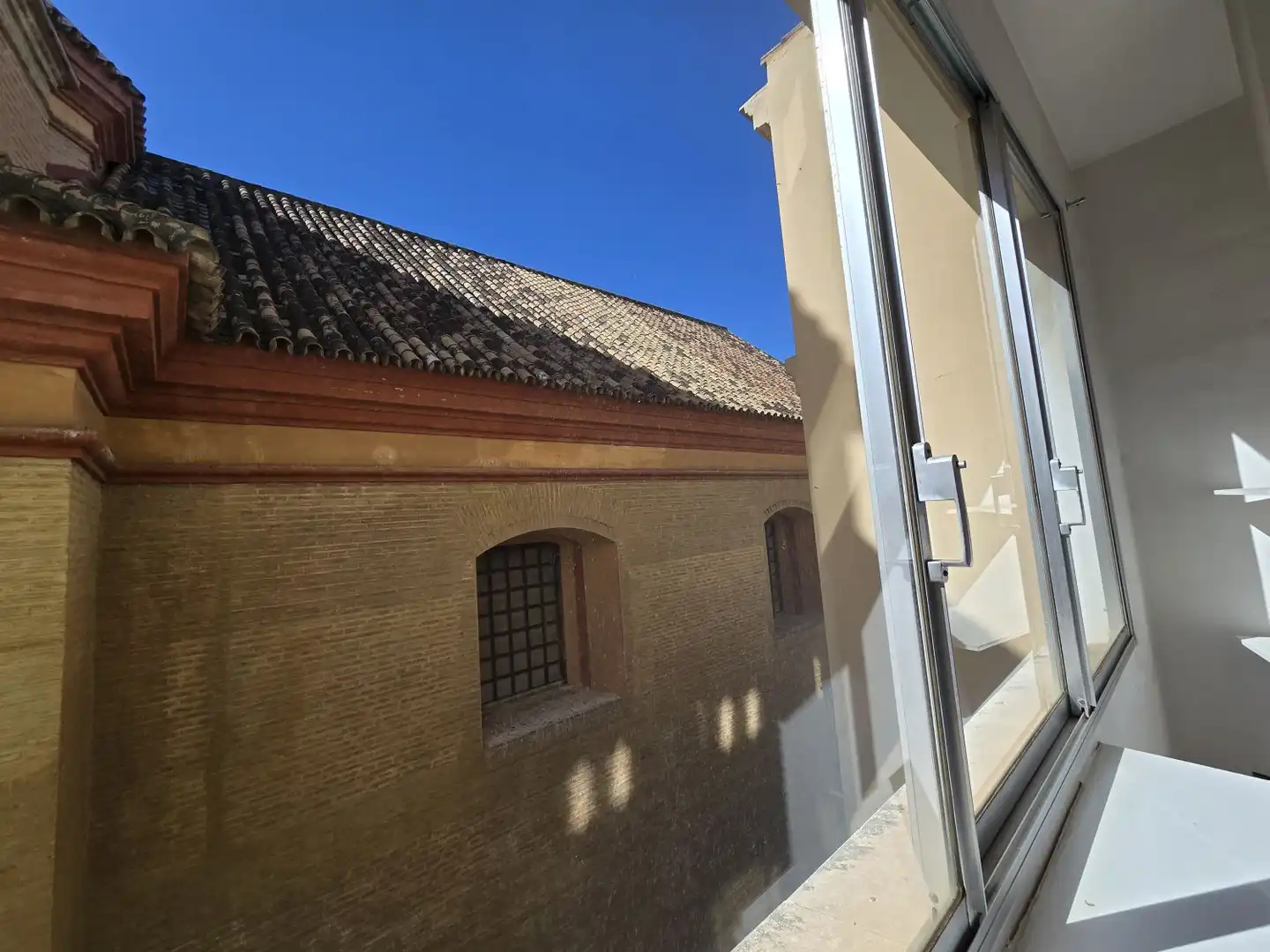 Exterior view of Office for sale in Málaga  with Air Conditioner