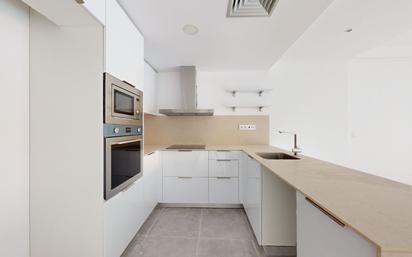 Kitchen of Flat for sale in Girona Capital  with Air Conditioner and Terrace