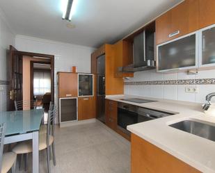 Cuina de Pis de lloguer en Ferrol amb Calefacció, Parquet i Moblat