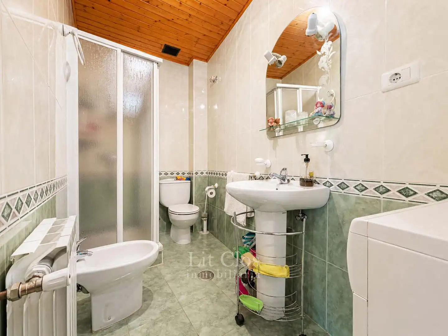 Badezimmer von Haus oder Chalet zum Verkauf in O Barco de Valdeorras   mit Heizung, Terrasse und Abstellraum