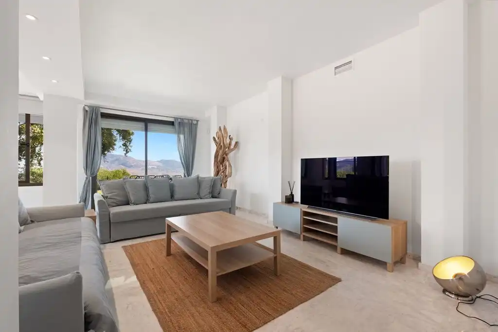 Sala de estar de Planta baja en venta en Ojén con Aire acondicionado, Jardín privado y Terraza