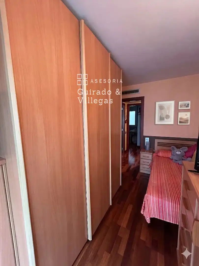 Schlafzimmer von Wohnung zum Verkauf in Barcelona mit Klimaanlage und Terrasse