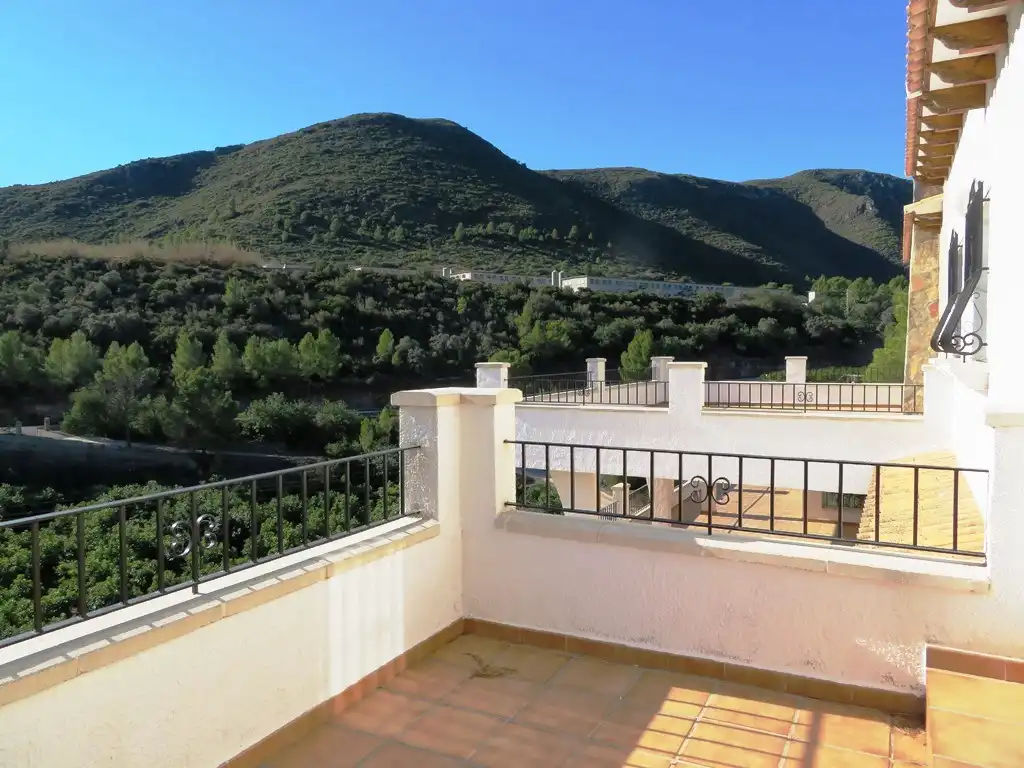 Terrassa de Casa o xalet en venda en L'Atzúbia amb Jardí privat, Terrassa i Traster
