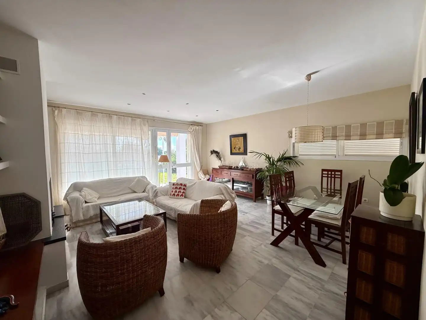 Sala d'estar de Casa adosada en venda en Conil de la Frontera