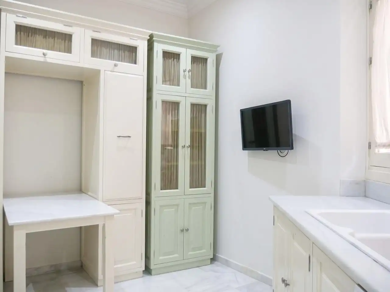 Kitchen of Flat for sale in Sevilla  with Air Conditioner, Terrace and Furnished