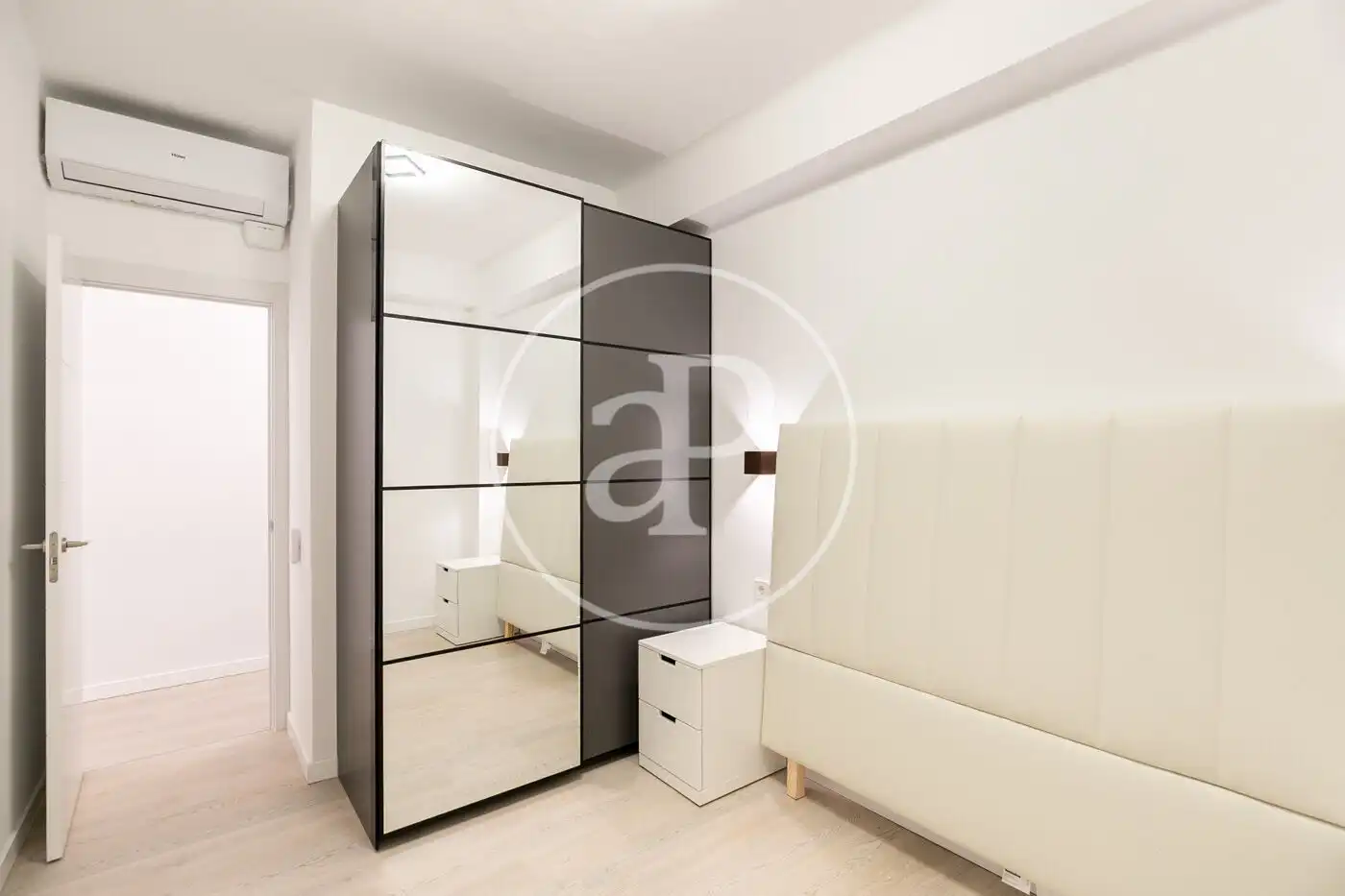 Schlafzimmer von Wohnung zum Verkauf in Barcelona mit Klimaanlage, Heizung und Möbliert