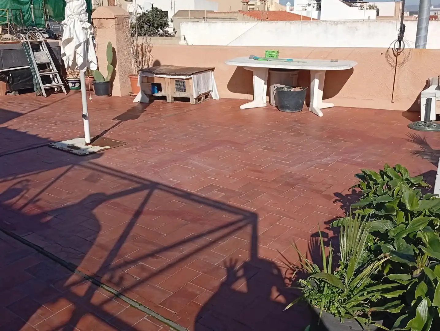 Casa adosada en venda a Cortes - Huertas