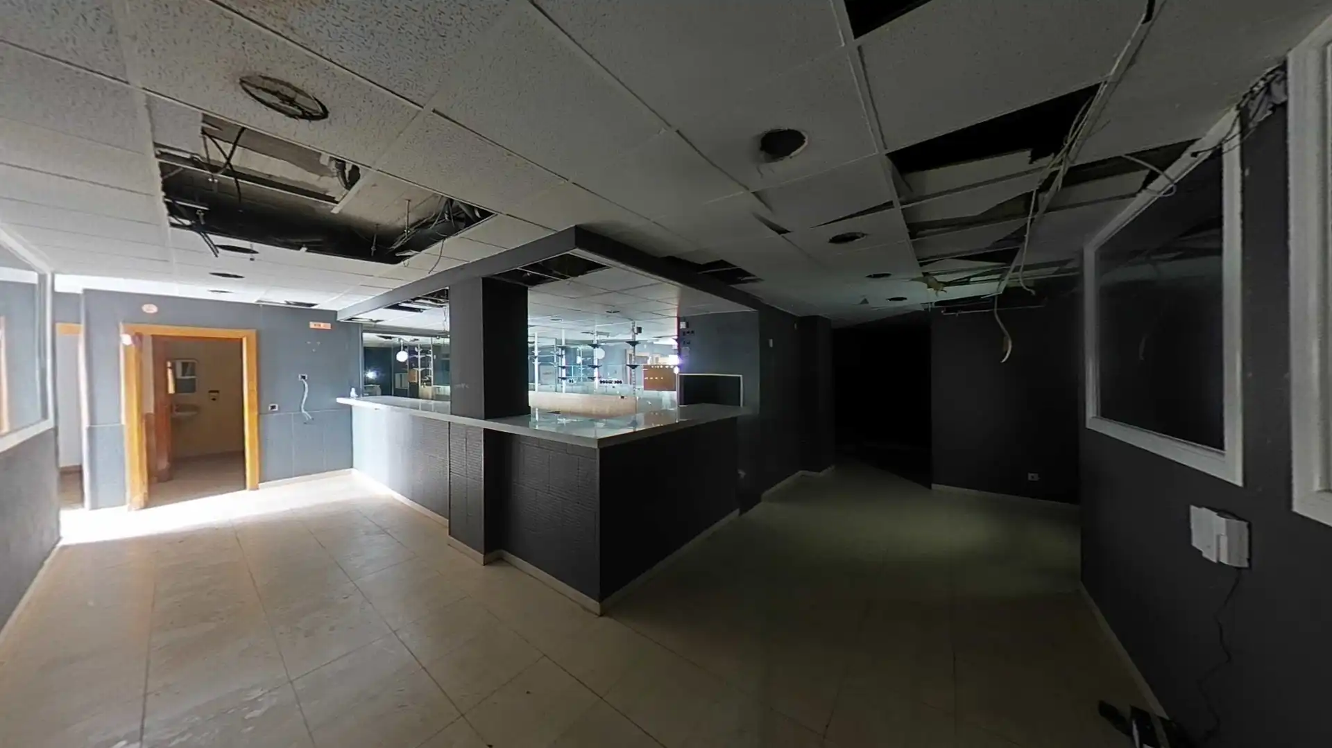 Local comercial en venda a Margarida Xirgu, imagen 5