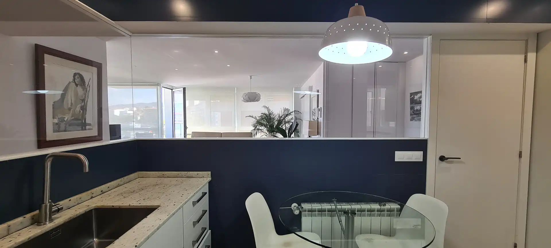 Comedor de Piso de alquiler en Vigo  con Calefacción, Parquet y Amueblado