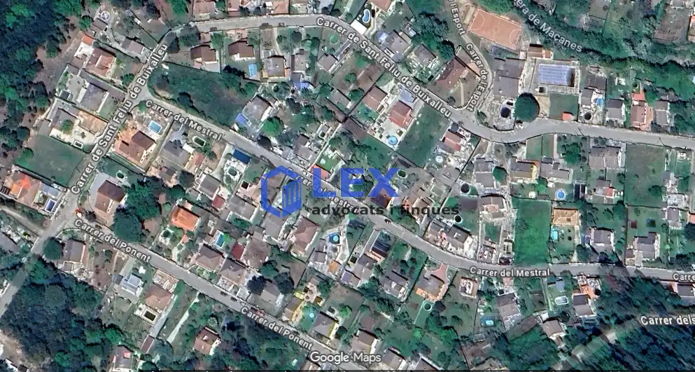 Terreno residencial en venta en Carrer del Mestral 24
