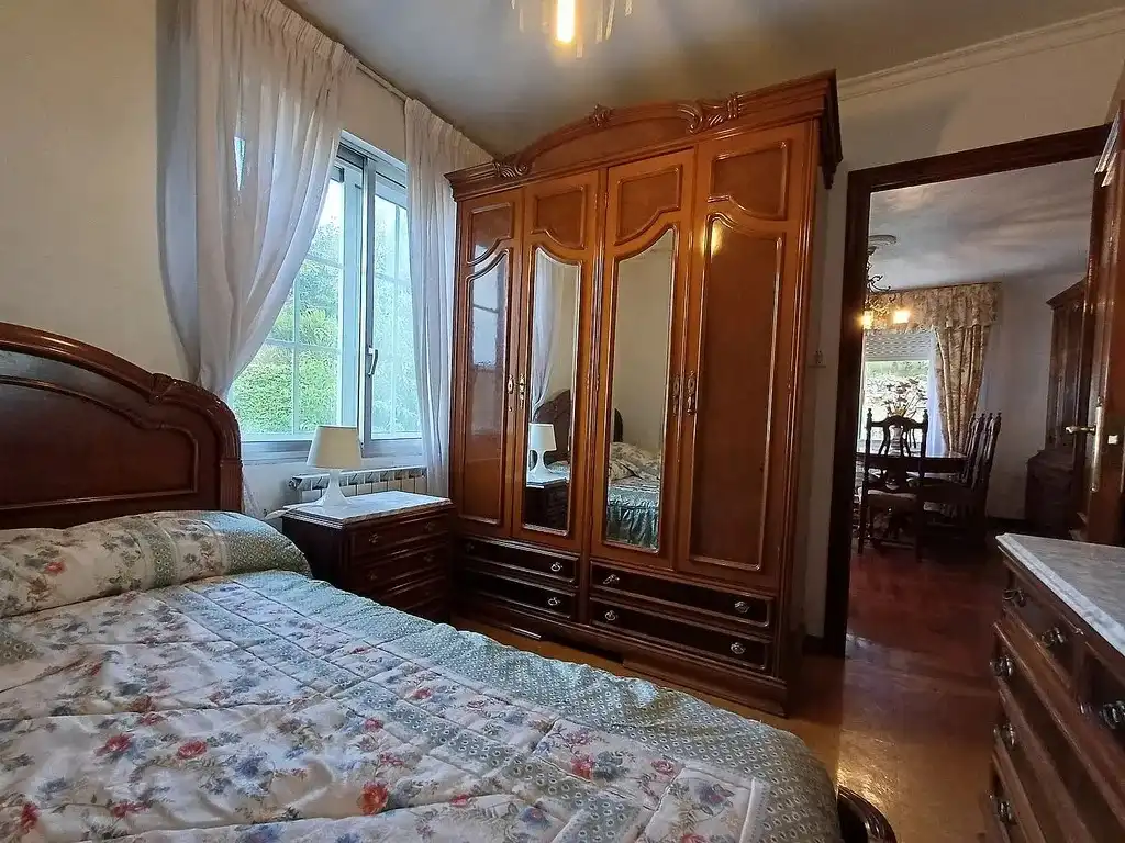 Dormitori de Casa o xalet en venda en Mondariz amb Calefacció, Jardí privat i Parquet