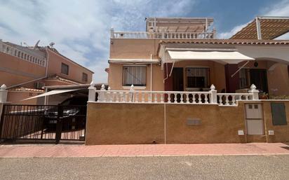 Vista exterior de Casa o xalet en venda en Orihuela amb Aire condicionat, Terrassa i Traster