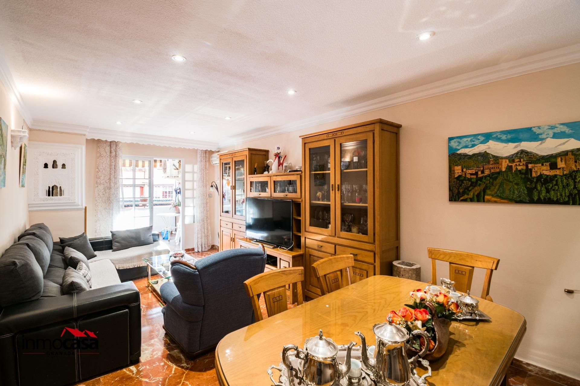 Living room of Flat for sale in  Granada Capital  with Terrace