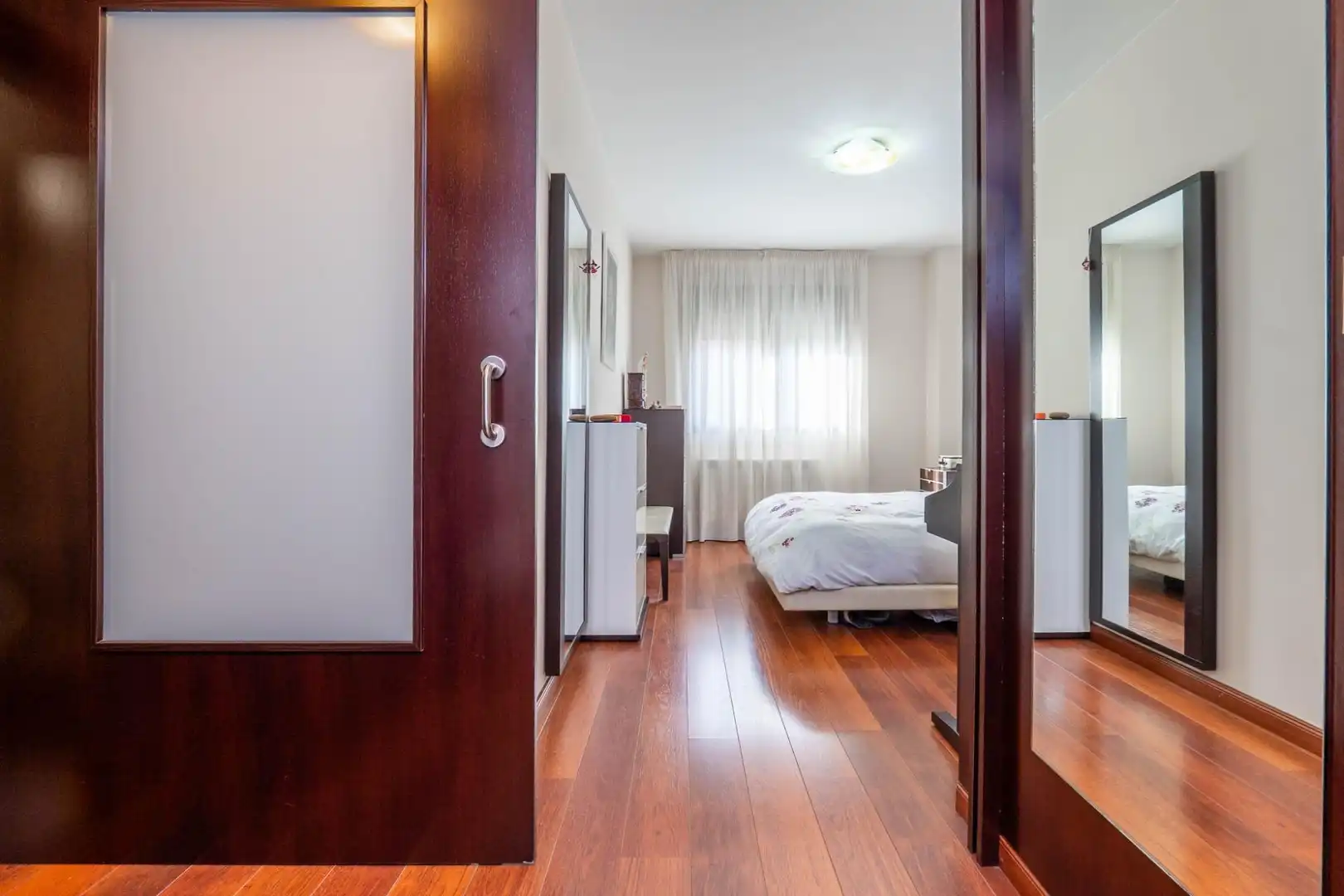 Schlafzimmer von Wohnung zum Verkauf in Granada mit Heizung, Privatgarten und Balkon