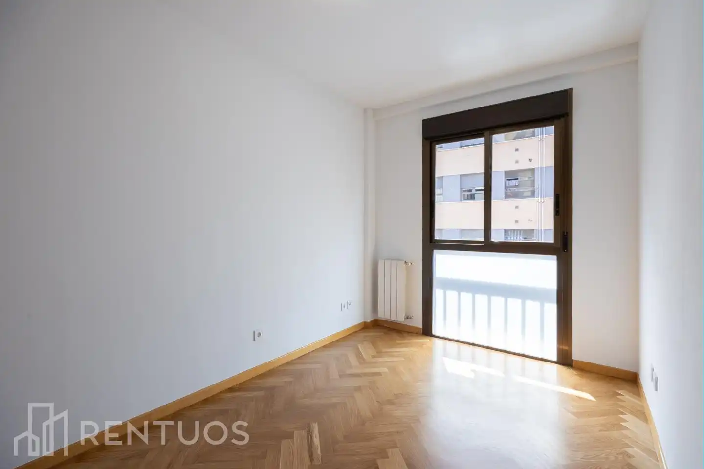 Schlafzimmer von Wohnung zur Miete in Madrid mit Klimaanlage, Heizung und Parkett