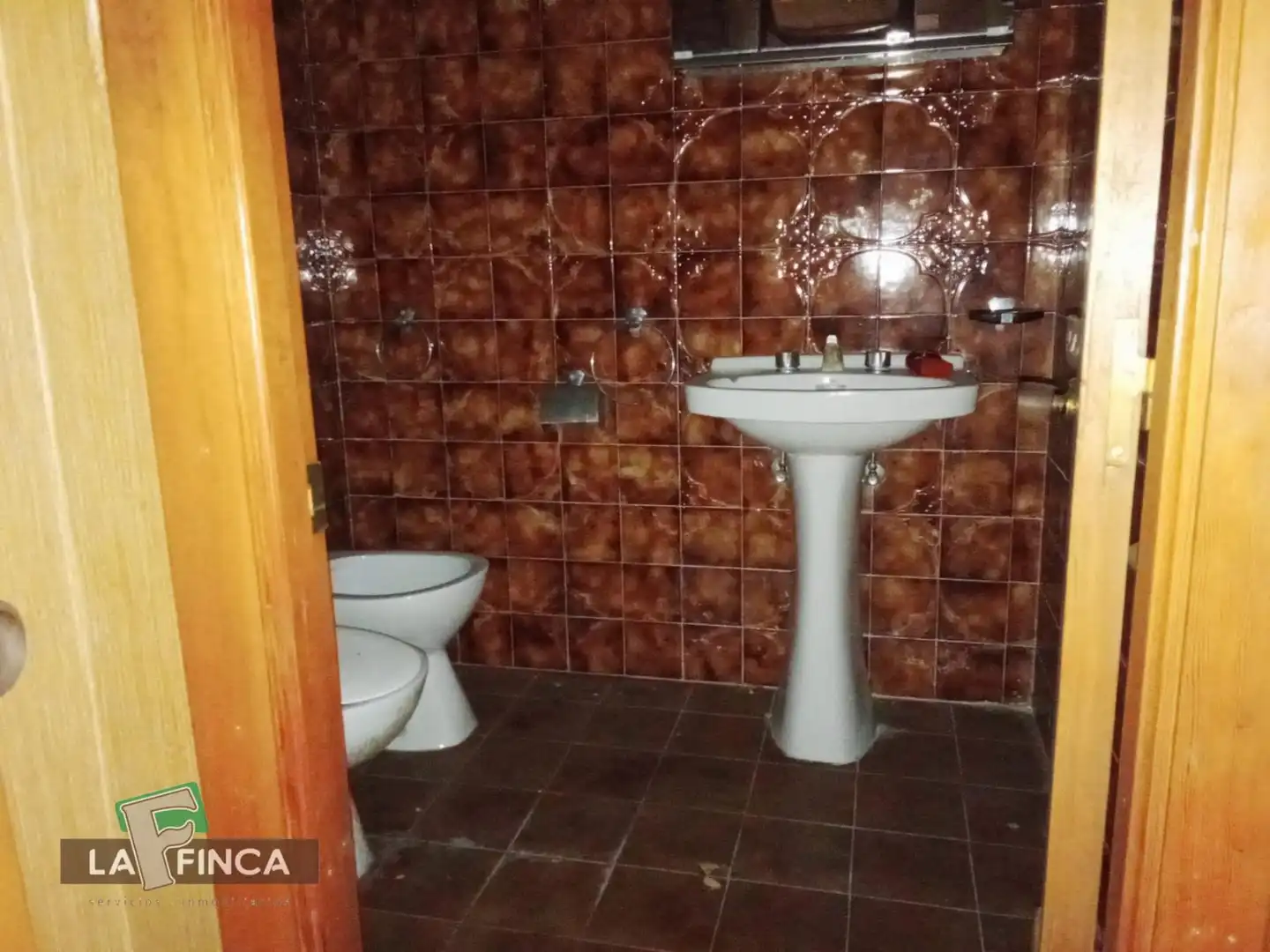 Badezimmer von Wohnungen zum Verkauf in Oviedo  mit Heizung und Parkett