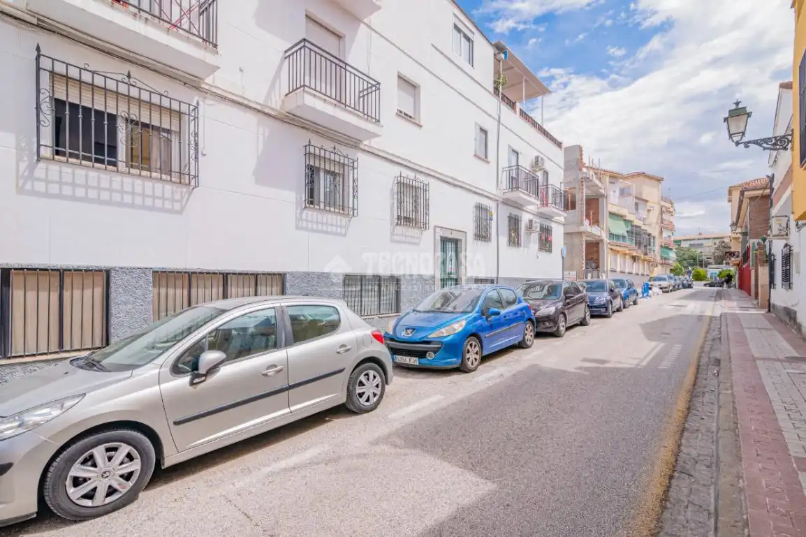 Vista exterior de Piso en venta en Granada con Aire acondicionado y Balcón