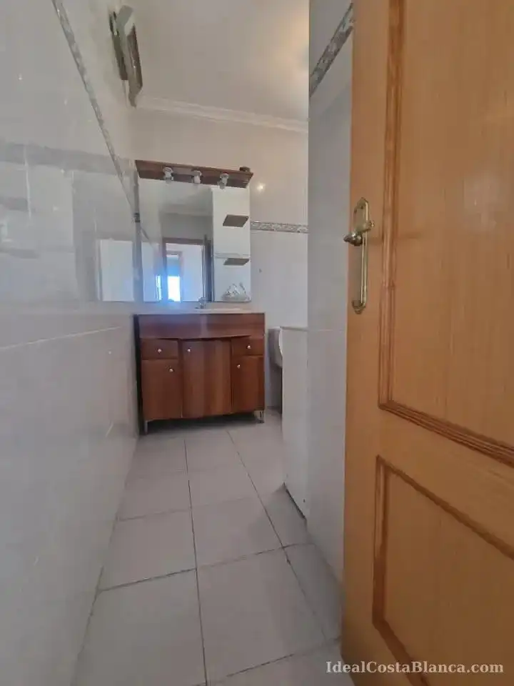 Bany de Apartament de lloguer en Confrides, Alicante