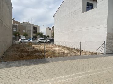 Lands and plots for sale in Parque de la Bombilla