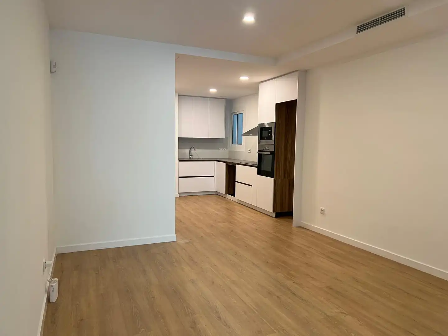 Küche von Wohnung zum Verkauf in Barcelona mit Klimaanlage, Heizung und Parkett