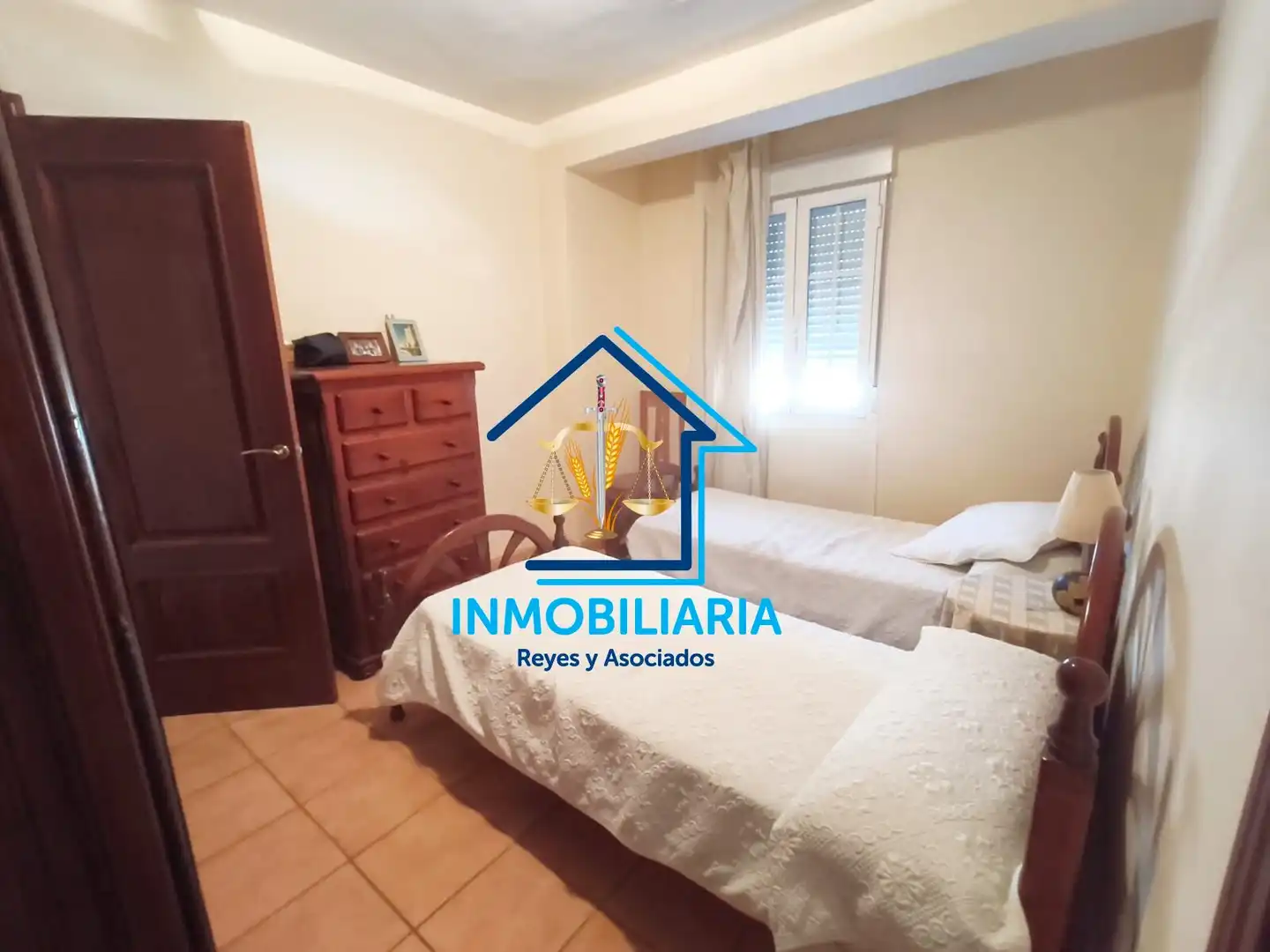 Wohnung zum Verkauf in Córdoba mit Klimaanlage, Terrasse und Möbliert