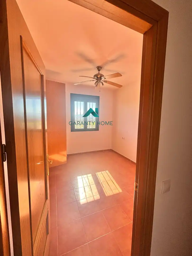 Habitación de Planta baja en venta en Toledo con Calefacción