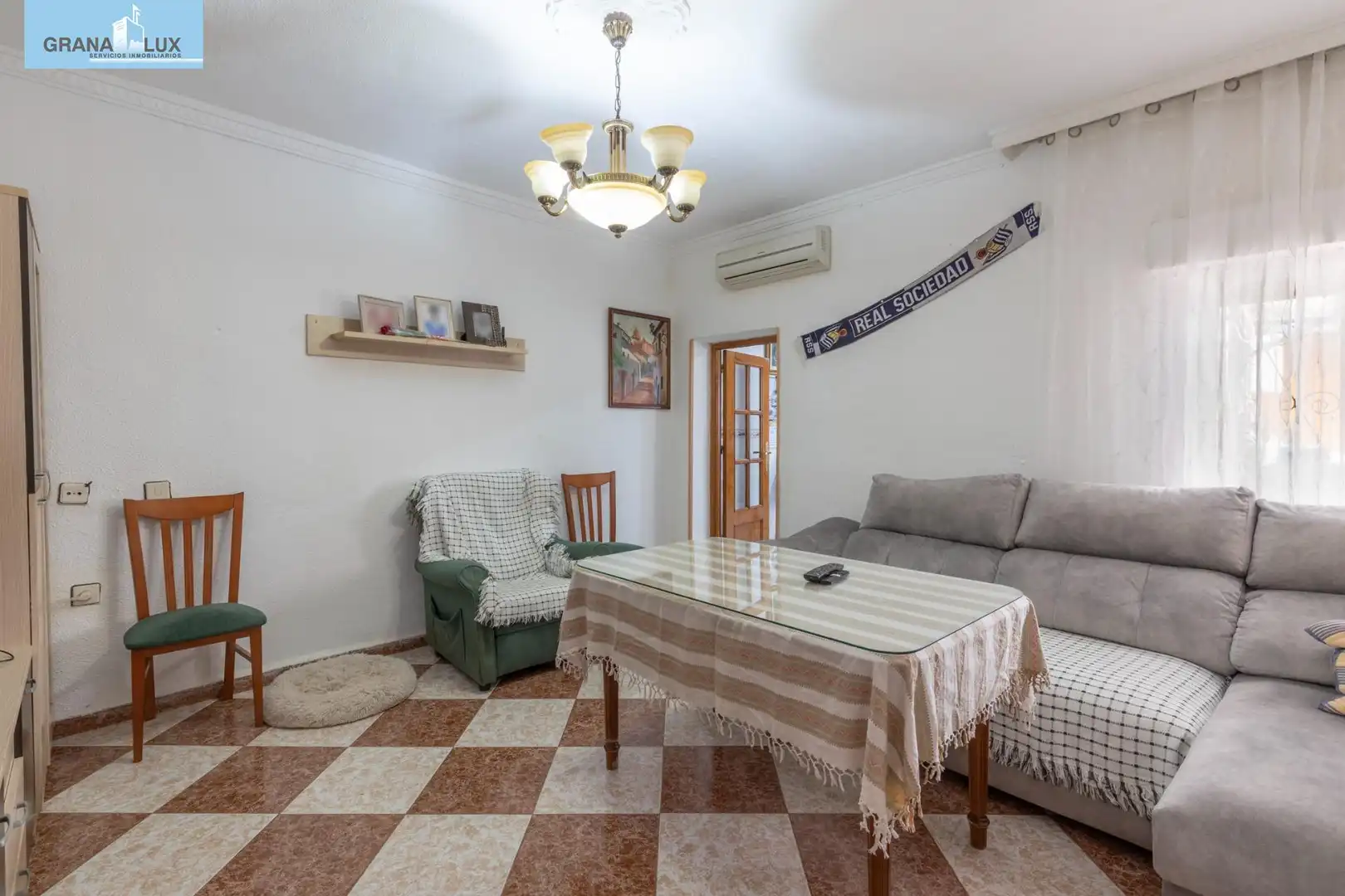 Sala d'estar de Casa o xalet en venda en La Zubia amb Terrassa