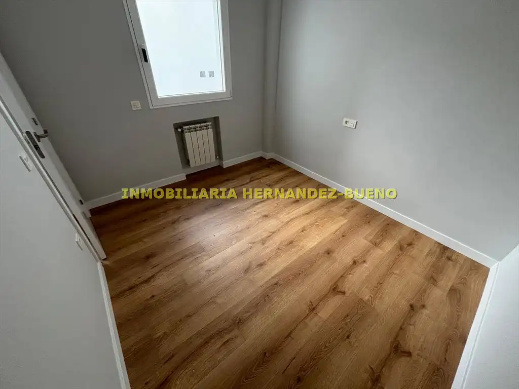 Flat for sale in Salamanca  with Air Conditioner, Heating and Balcony