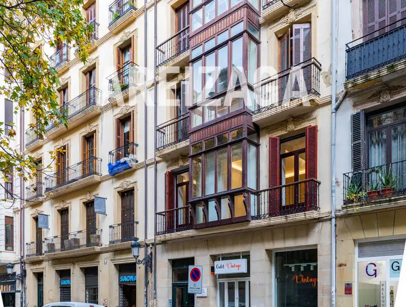 Vista exterior de Piso en venta en Donostia - San Sebastián  con Calefacción, Terraza y Balcón