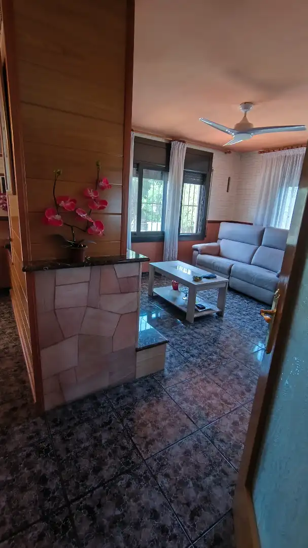 Sala d'estar de Casa o xalet en venda en Llinars del Vallès amb Aire condicionat, Calefacció i Jardí privat