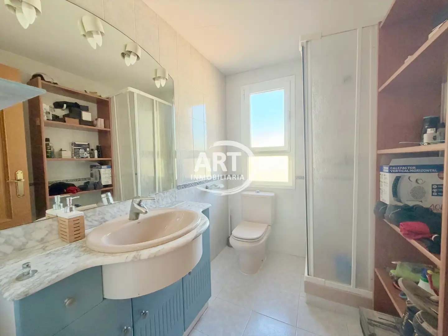 Bathroom of Houses for sale in L'Eliana  with Air Conditioner, Heating and Private garden