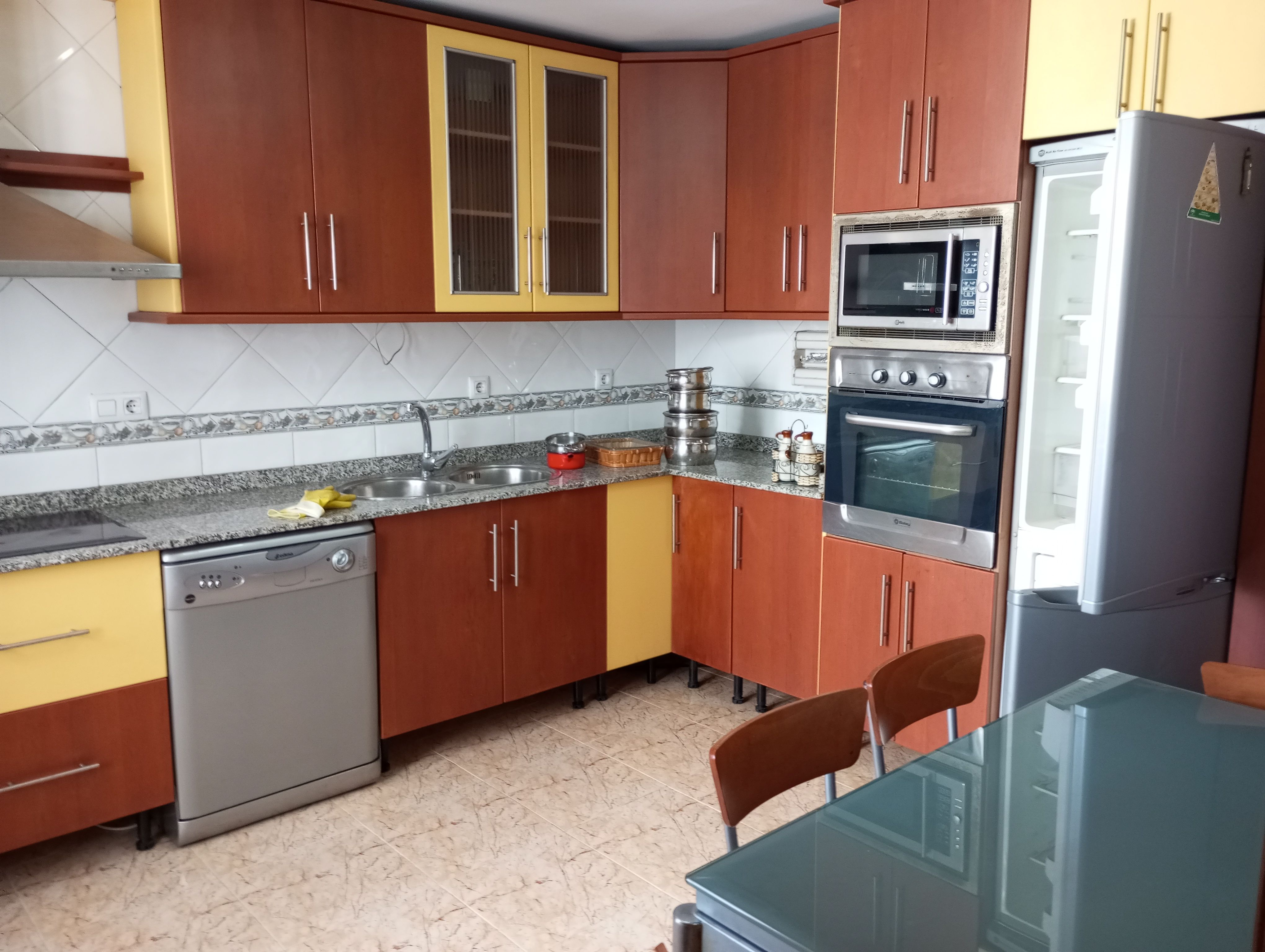 Kitchen of Flat for sale in Baza  with Heating, Furnished and Oven