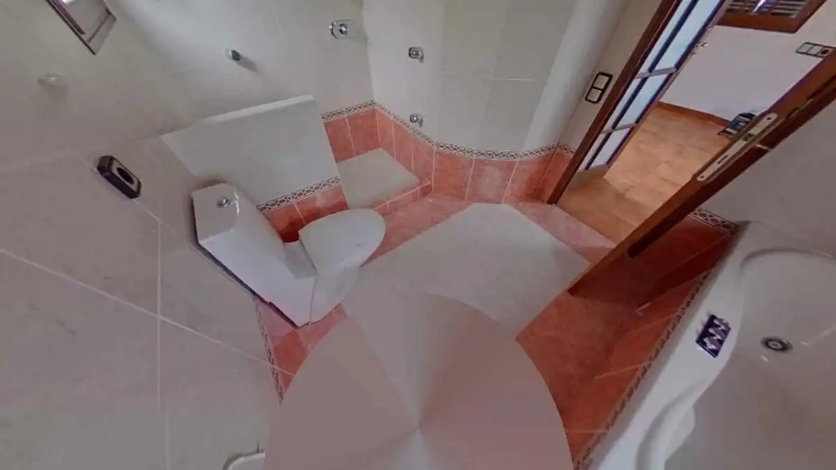 Baño de Casa o chalet en venta en El Vendrell con Jardín privado, Terraza y Piscina