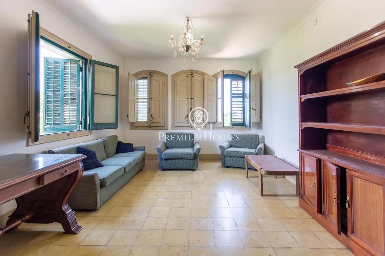 Sala d'estar de Finca rústica en venda en Alella amb Calefacció, Jardí privat i Terrassa