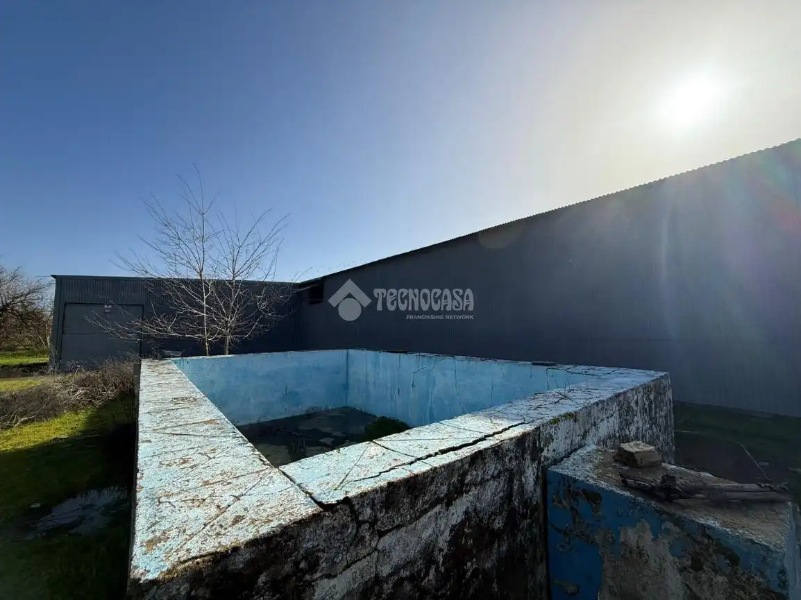 Piscina de Terreno en venta en Arahal