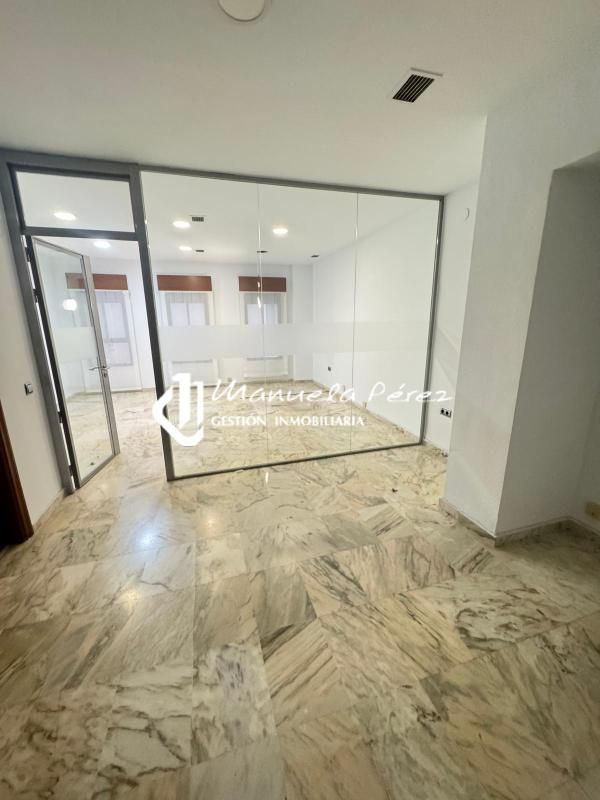 Gebaude zur Miete in Casco Antiguo