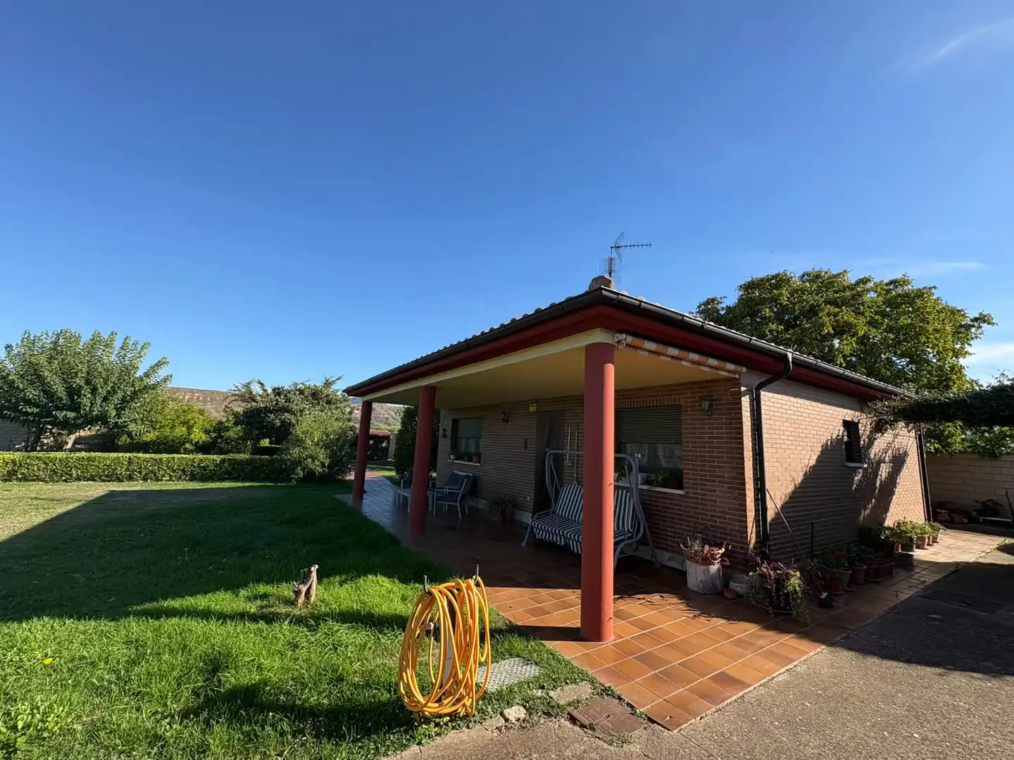 Vista exterior de Terreno en venta en Albelda de Iregua