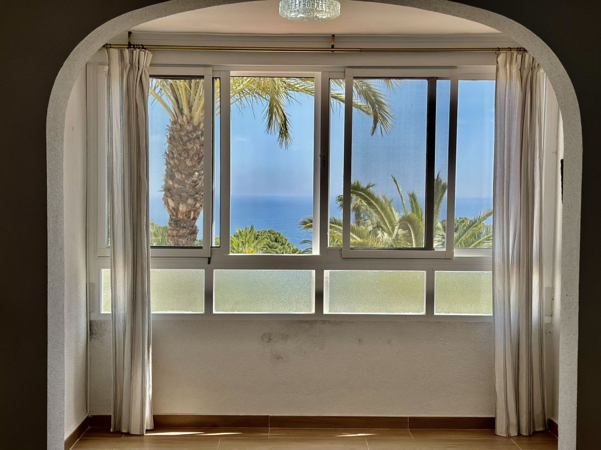 Habitación de Apartamento en venta en Santa Pola con Calefacción y Piscina