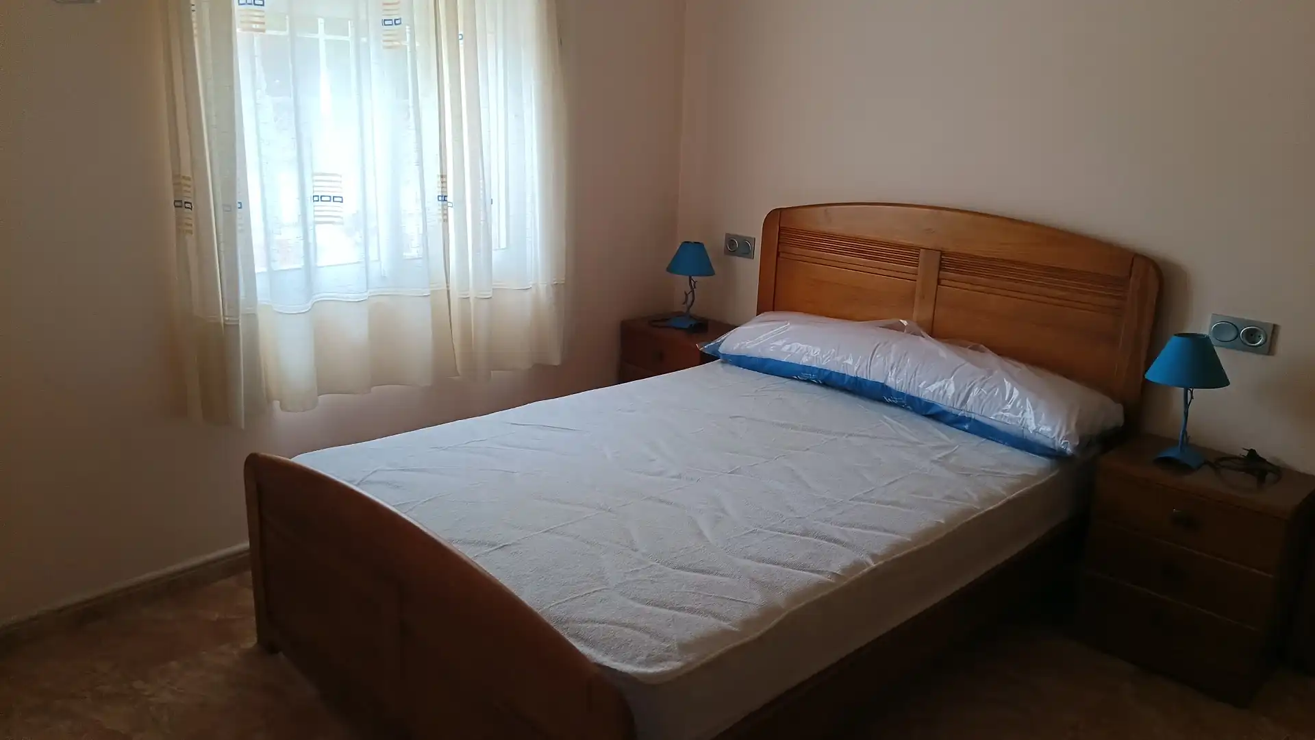 Dormitori de Casa adosada de lloguer en Cartagena amb Aire condicionat, Calefacció i Jardí privat