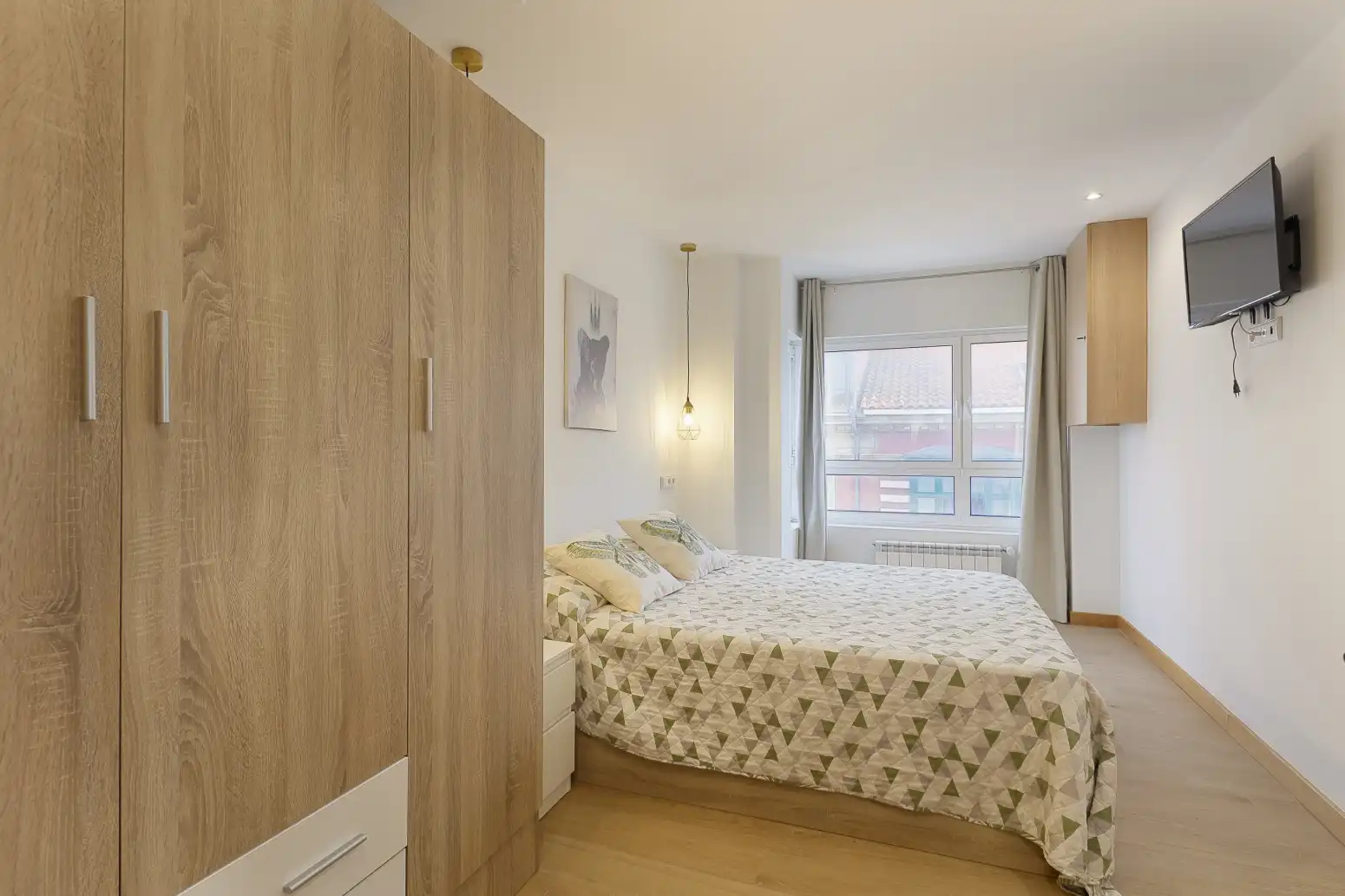 Habitación de Piso de alquiler en Gijón  con Calefacción y Amueblado