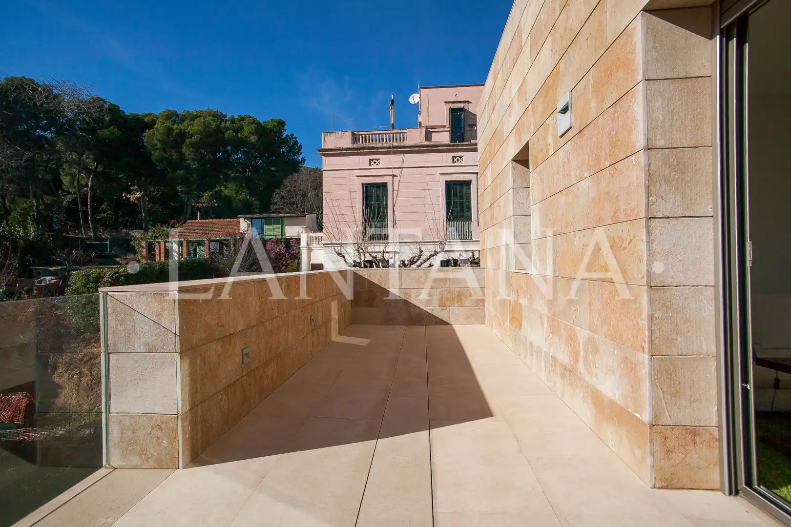Vista exterior de Casa o chalet en venta en Barcelona con Aire acondicionado, Calefacción y Jardín privado