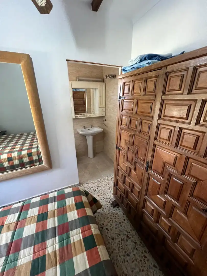 Baño de Casa o chalet de alquiler en Baena con Aire acondicionado, Jardín privado y Terraza