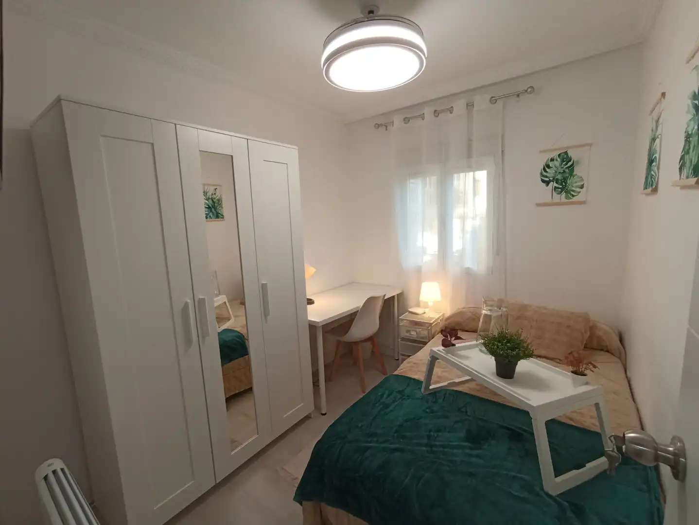 Schlafzimmer von Wohnung zur untervermieten in Madrid mit Heizung, Parkett und Möbliert